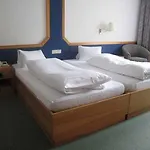 Alpenhotel Weitlanbrunn 실리안