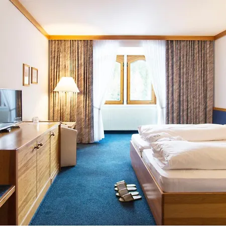 Alpenhotel Weitlanbrunn 4* سيليان