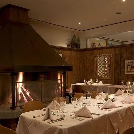 מלון Alpenhotel Weitlanbrunn