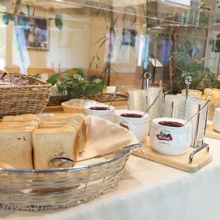 Alpenhotel Weitlanbrunn 4* סיליאן